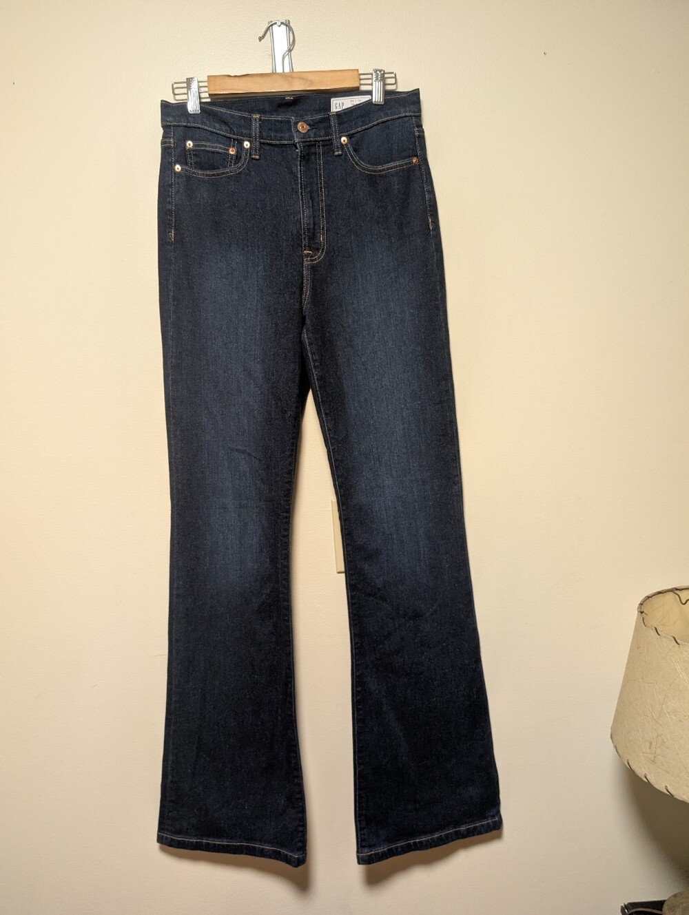 GAP ’70s Flare High Rise Jeans 30/10 Tall Dark Wash
